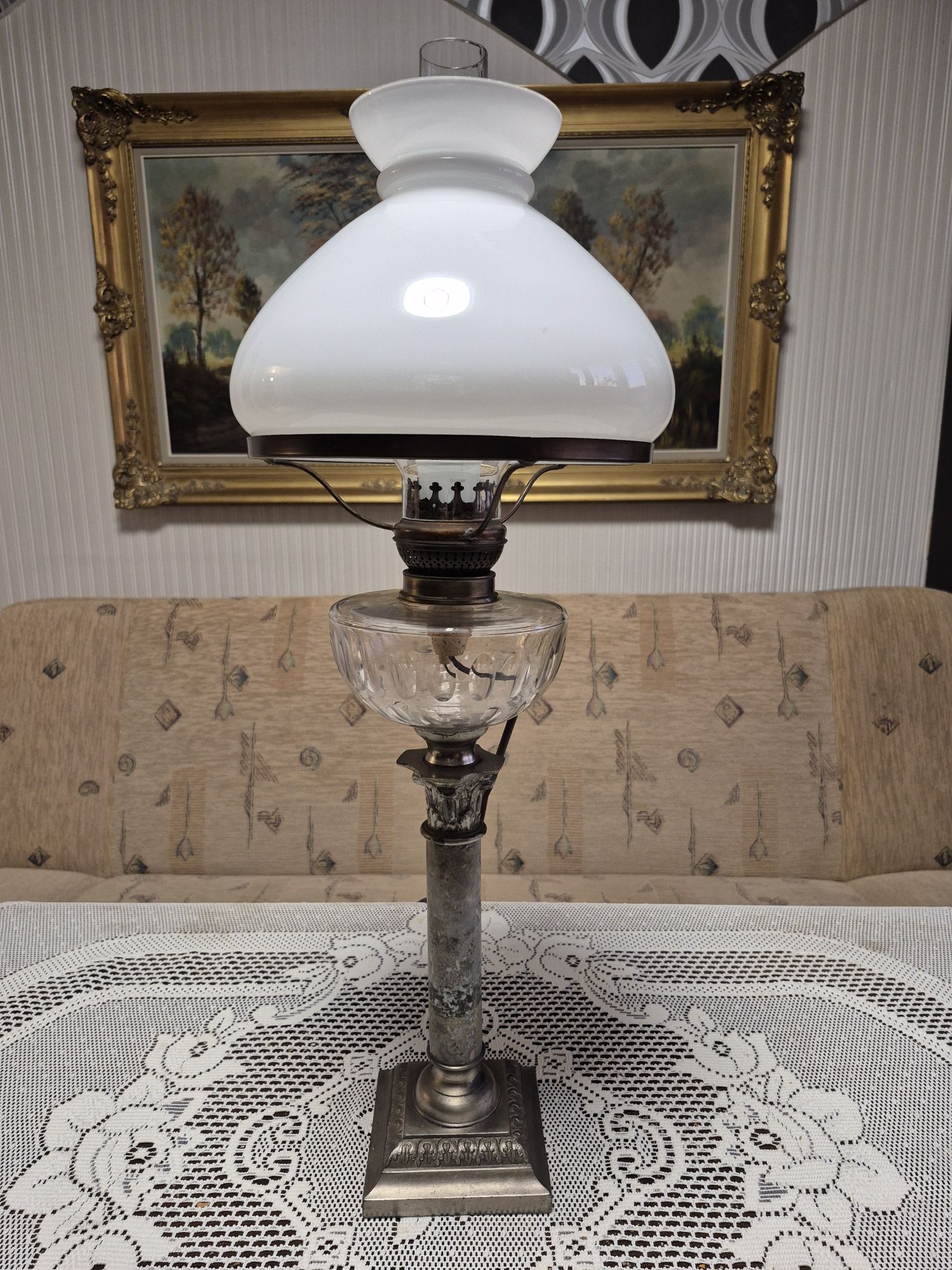 Śliczna antyczna lampa gabinetowa z kryształowym zbiornikiem