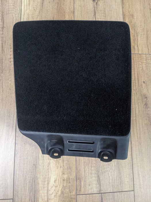 Кришка бардачку компресора Smart 453 (A4536845700 \ A4536804803)