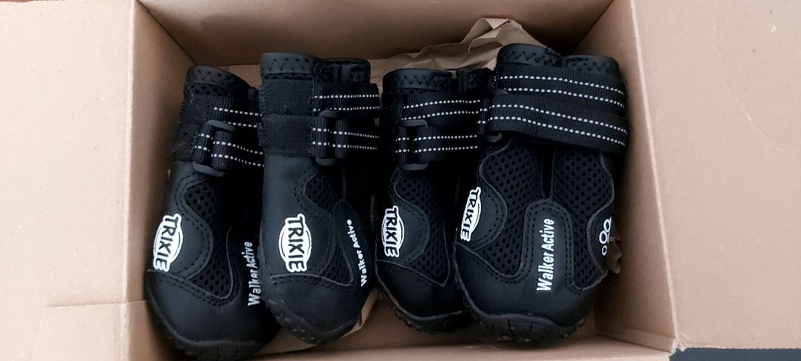 4 buty (dwie pary) dla psa Trixie Walker Active rozm. 5
