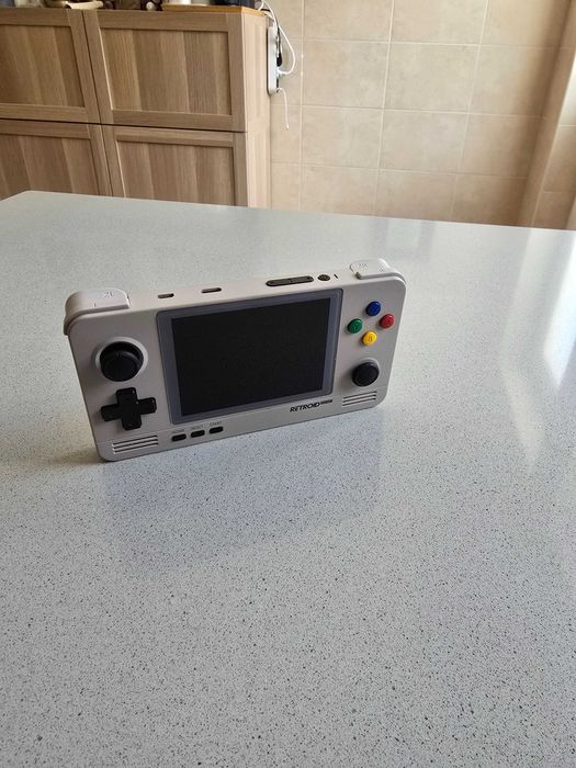 Retroid Pocket 2 with 32GB SDCard