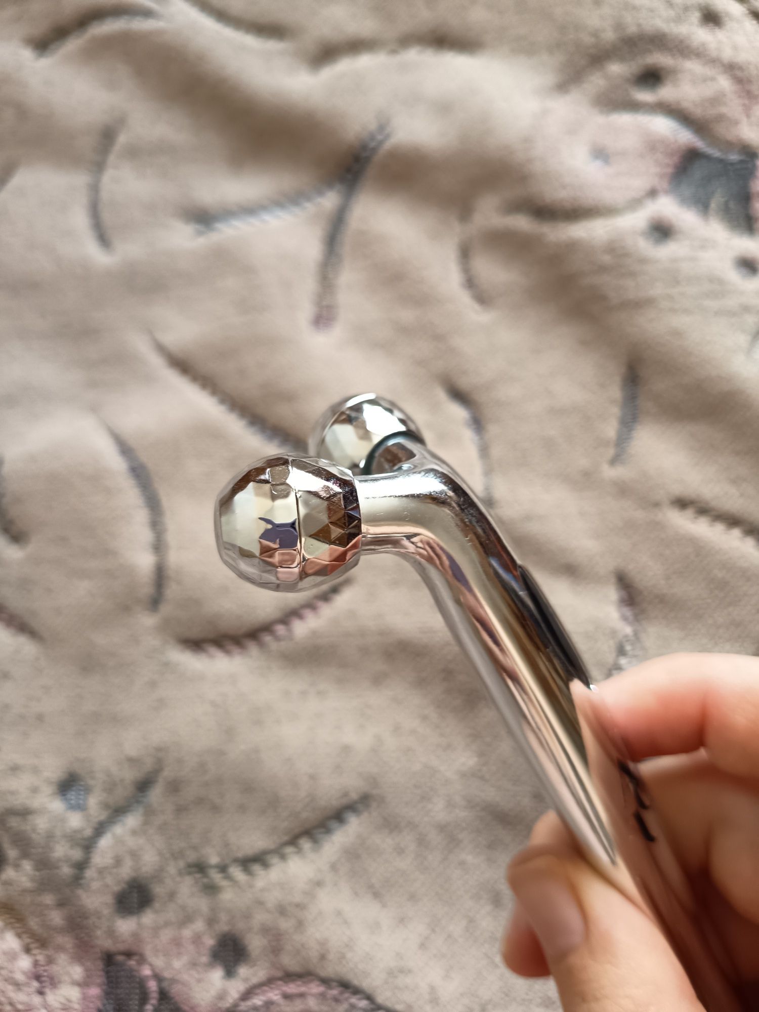 Роликовый массажер для лица ABOUT face Roller Massager