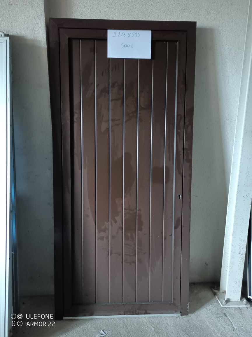 Portas novas e usadas