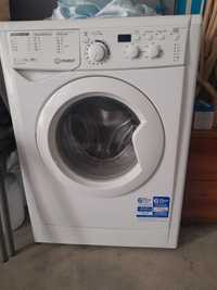 Maquina de lavar roupa da Indesit de 6 kl.como nova.