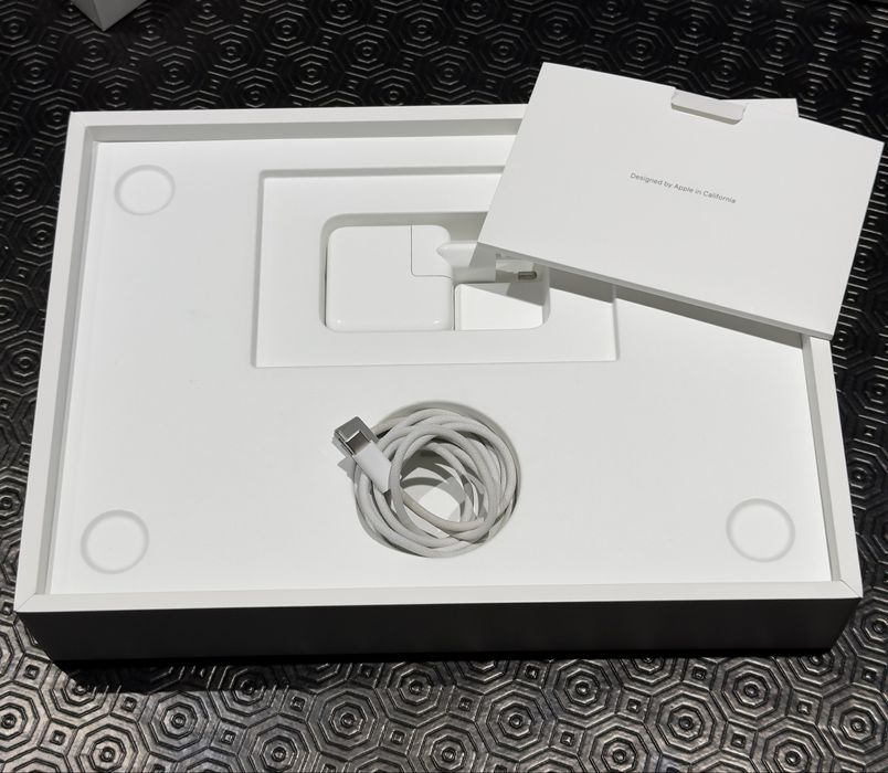 MacBook Air M2 2022 | Como Novo | Bateria 100% | Garantia