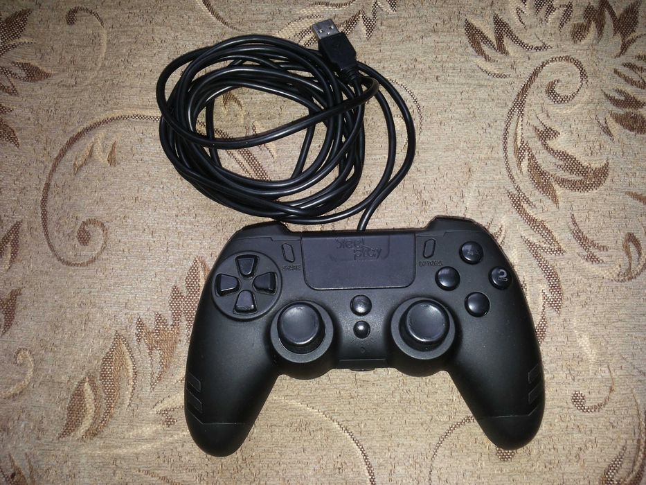 Pad do PS4 Steelplay przewodowy