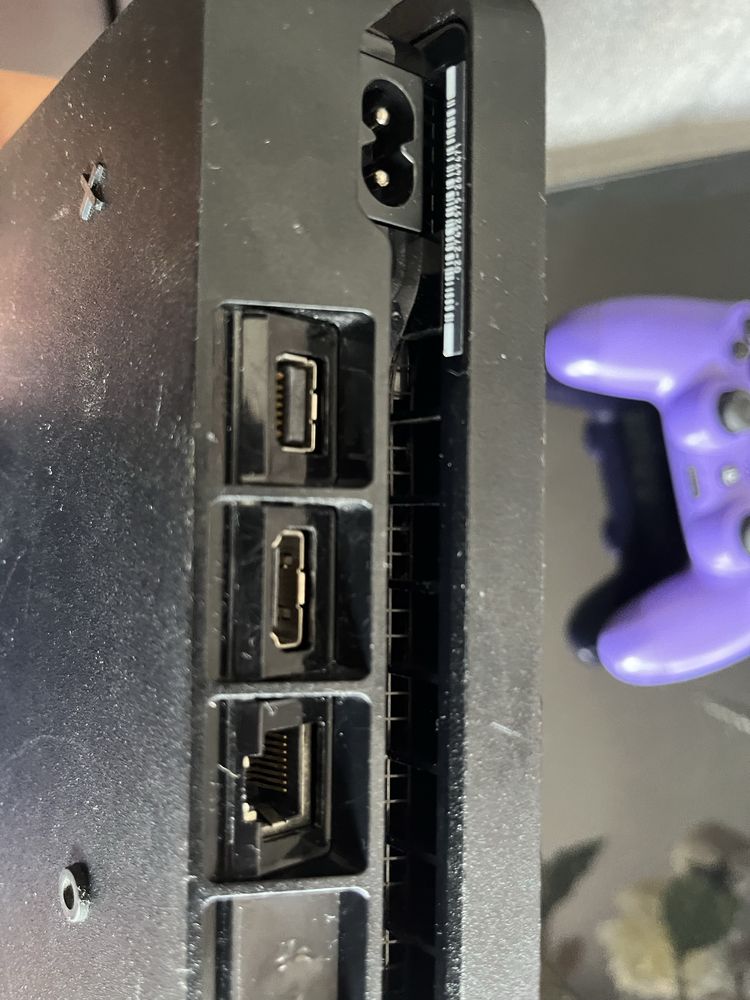 PlayStation 4 1TB + Controle extra