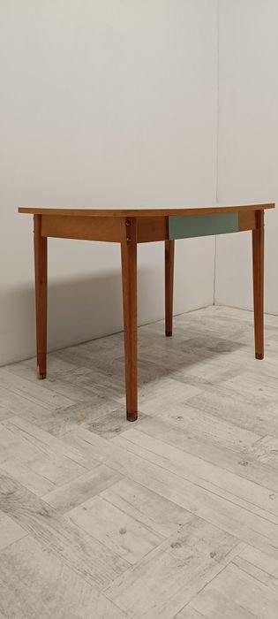 stół kuchenny vintage z krzesłami do jadalni  Czechosłowacja lata 60te