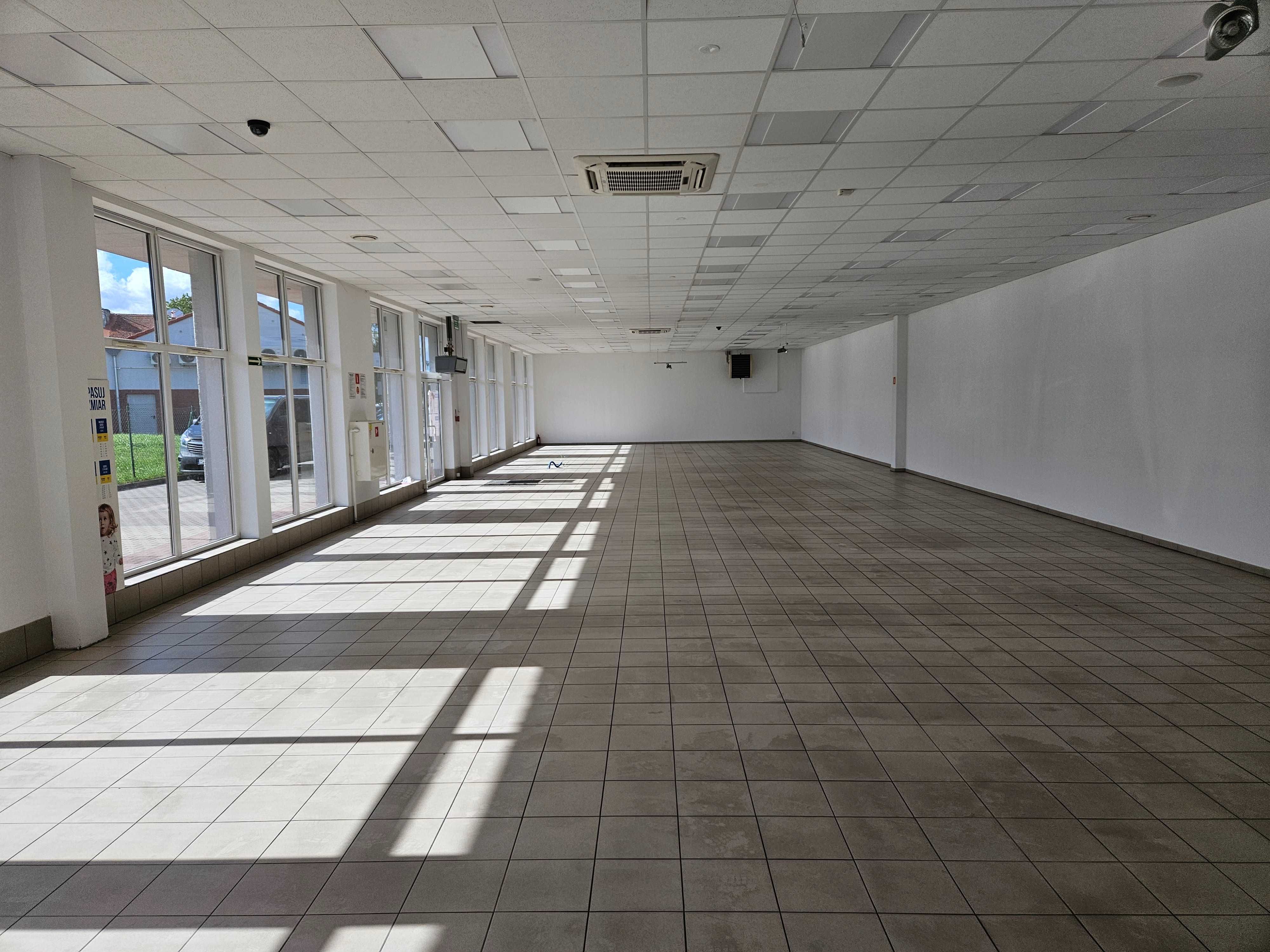 Lokal usługowo handlowy centrum Murowanej