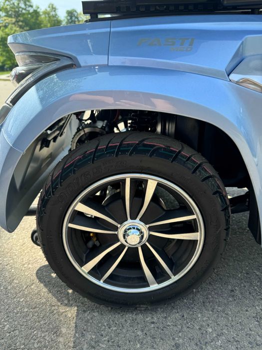 Nowy FASTI MED 4-kołowy pojazd elektryczny ułatwiający poruszanie