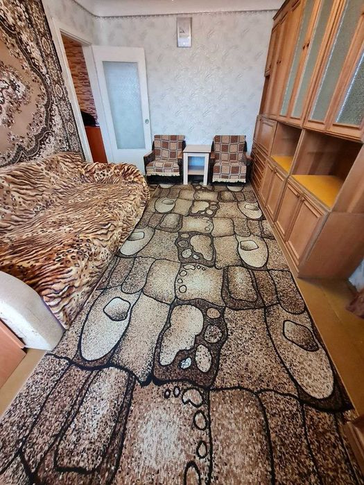 Продам 2 кімн. квартиру на Молодіжному, зуп. Героїв України. 32000