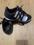 Buty hallówki chłopięce Adidas rozm. 33