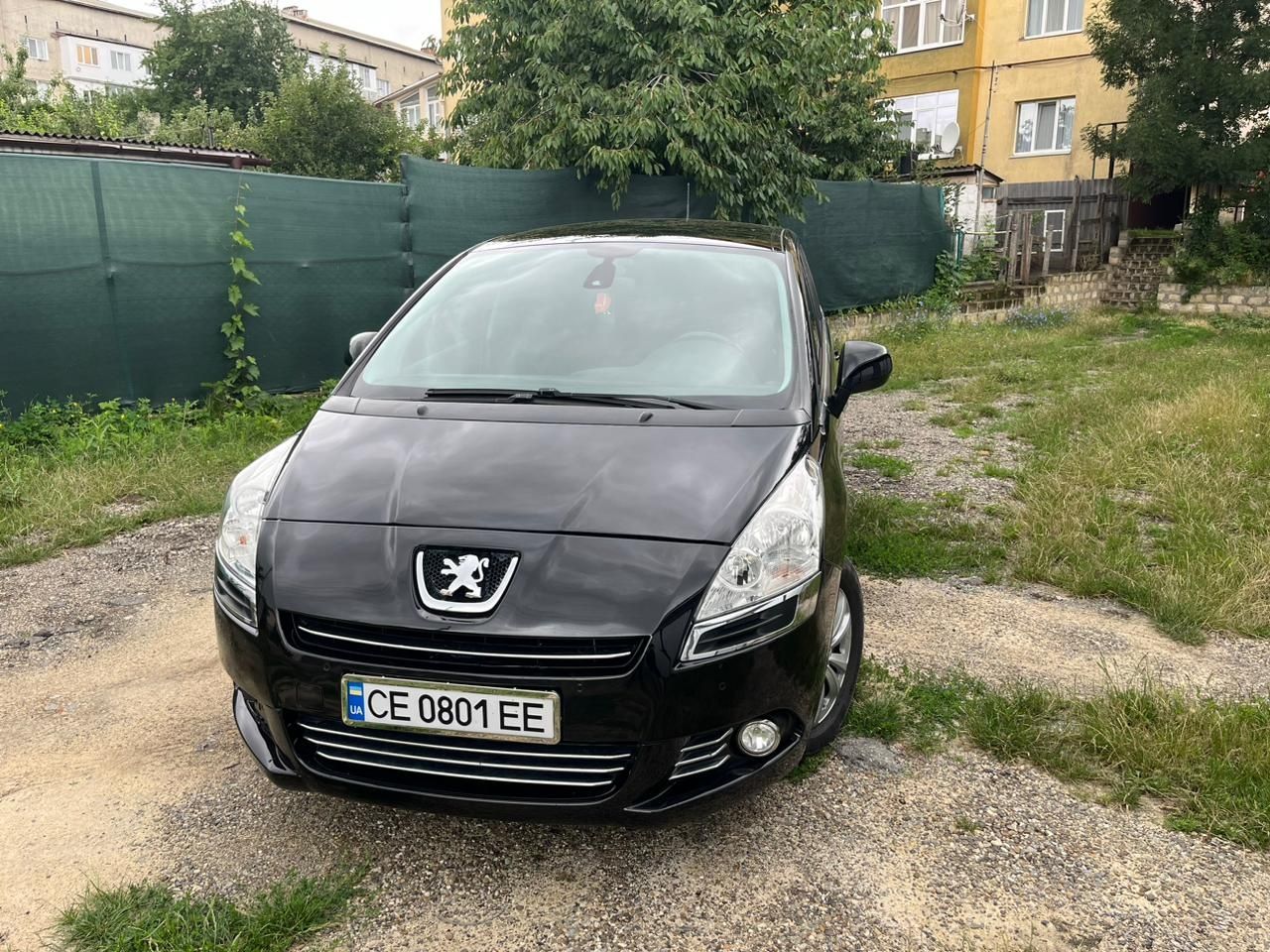 Продам Пежо 5008