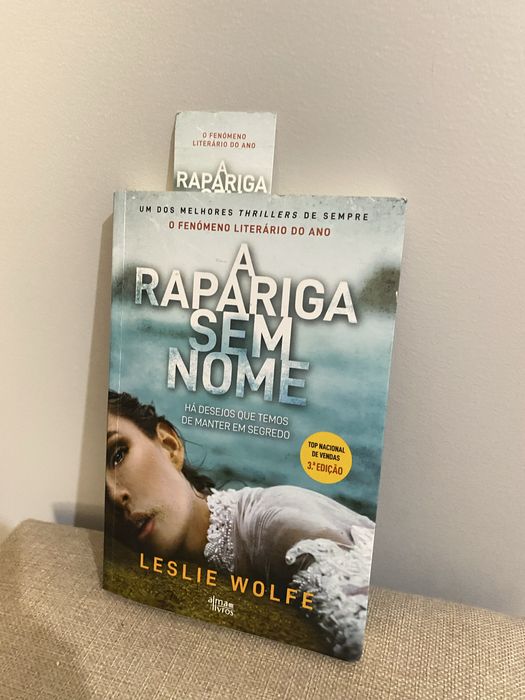 Livro- A Rapariga Sem Nome