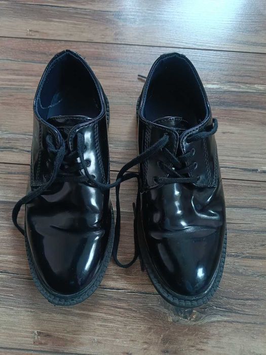 Buty eleganckie wizytowe lakierki chłopięce 30 ZARA
