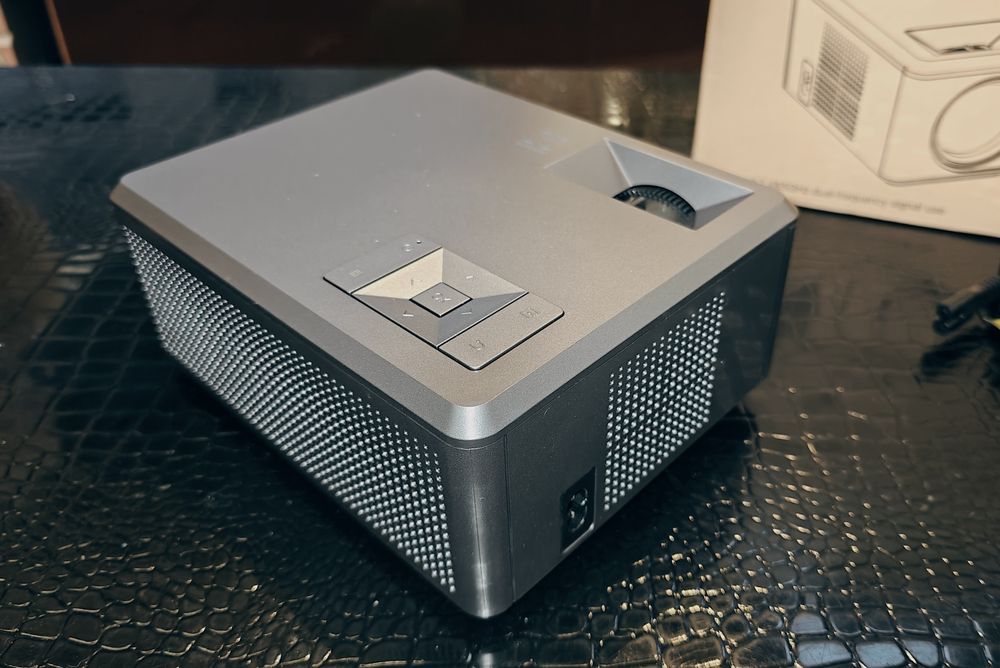 Проектор Jowlurk M2 1080p 15000L