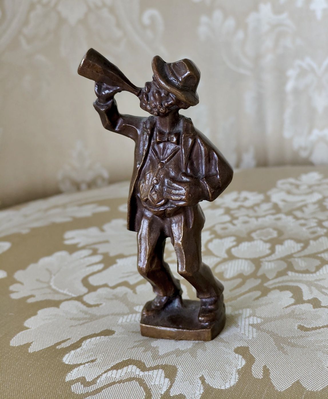 Figurka z brązu przedmiot kolekcjonerski  12 cm