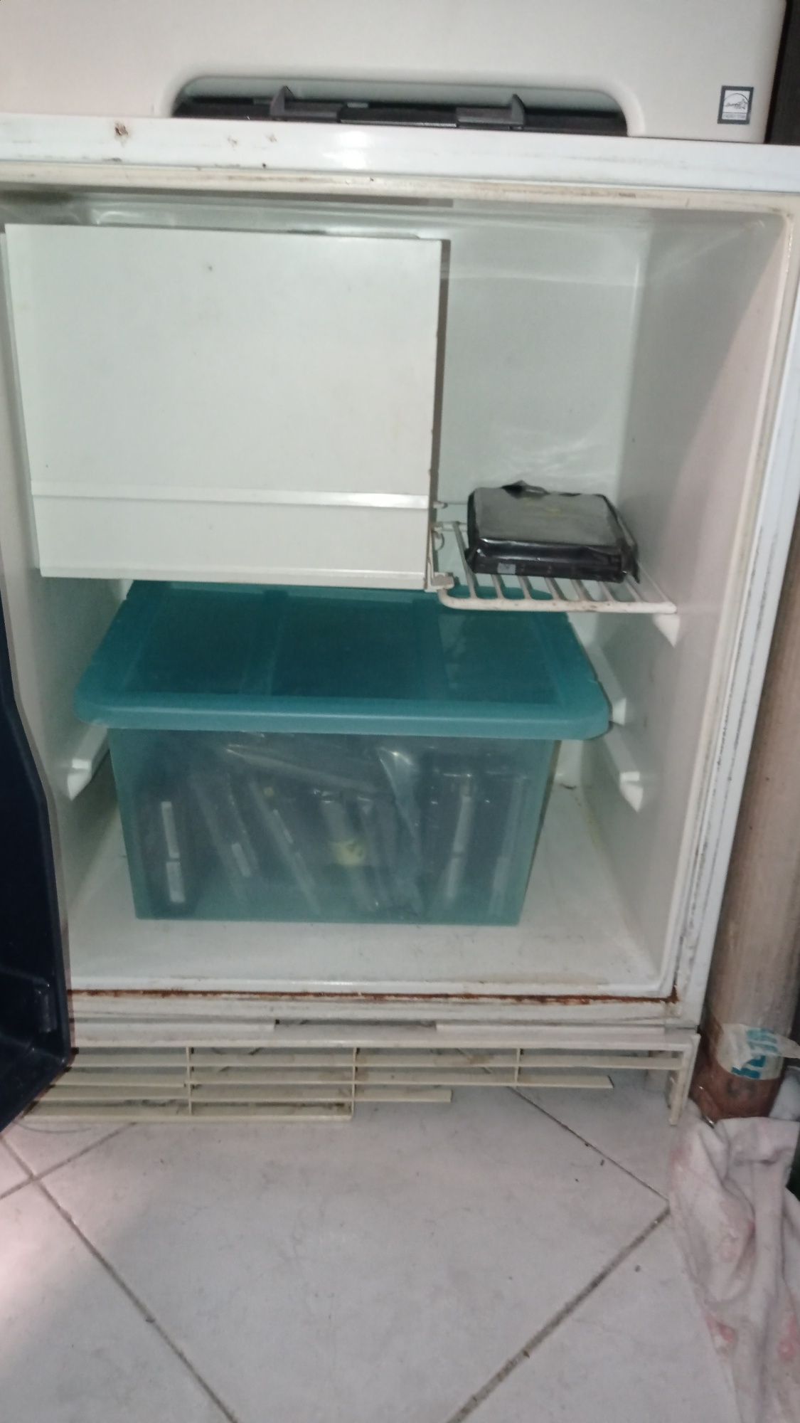 Frigorífico pequeno de hotel