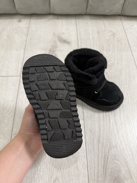 Продам дитячі зимові чоботи. Натуральний замш.