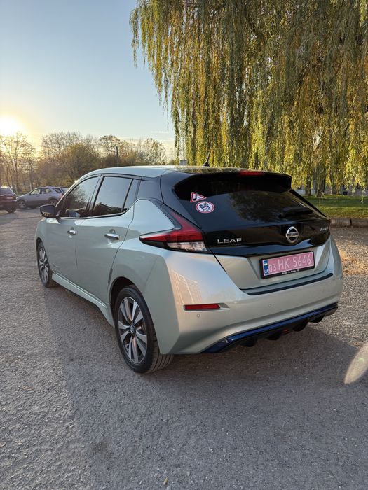 Nissan leaf 2018 р.