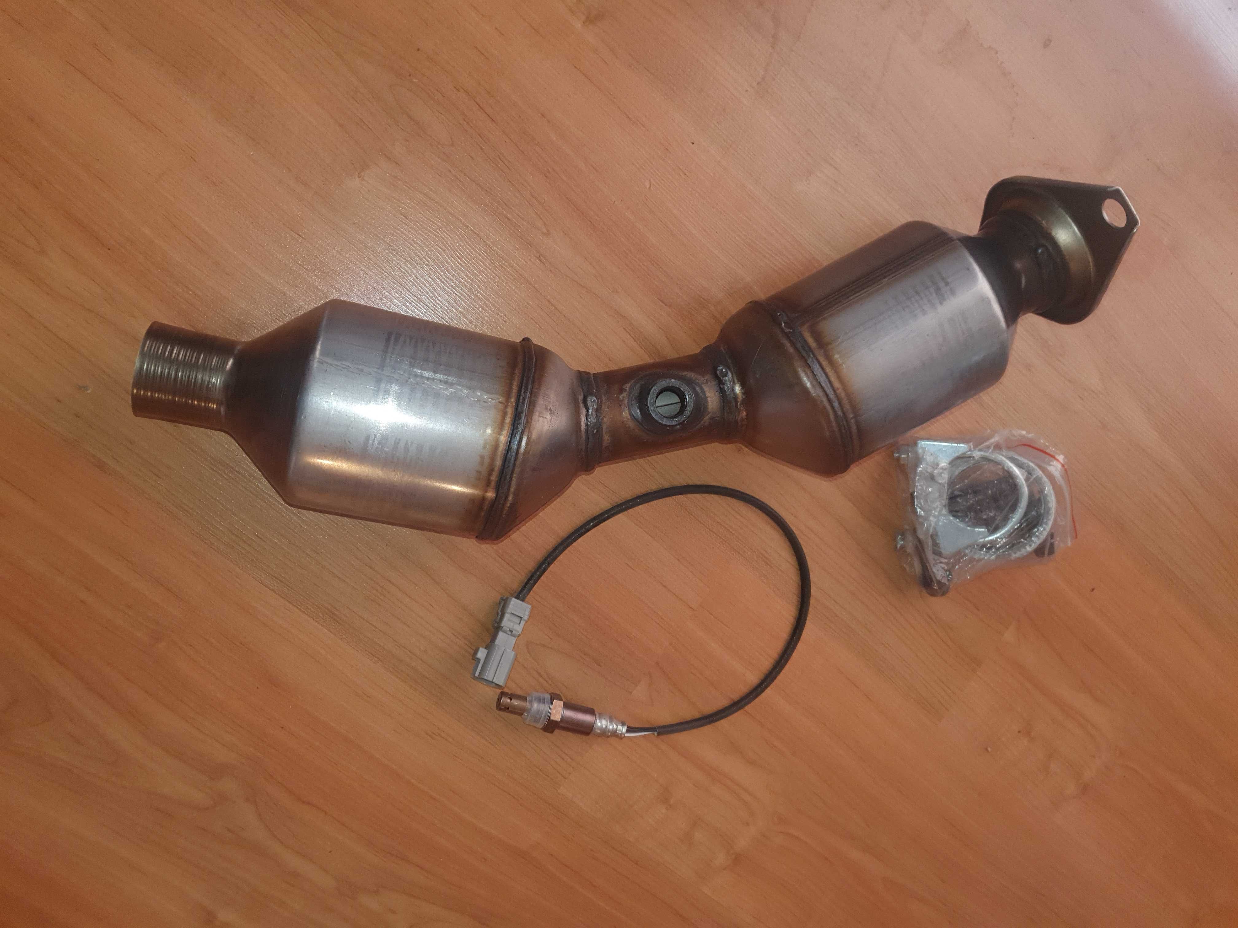 Katalizator Toyota Prius 2009-15 / Auris 2012-20 + Sonda Lambda