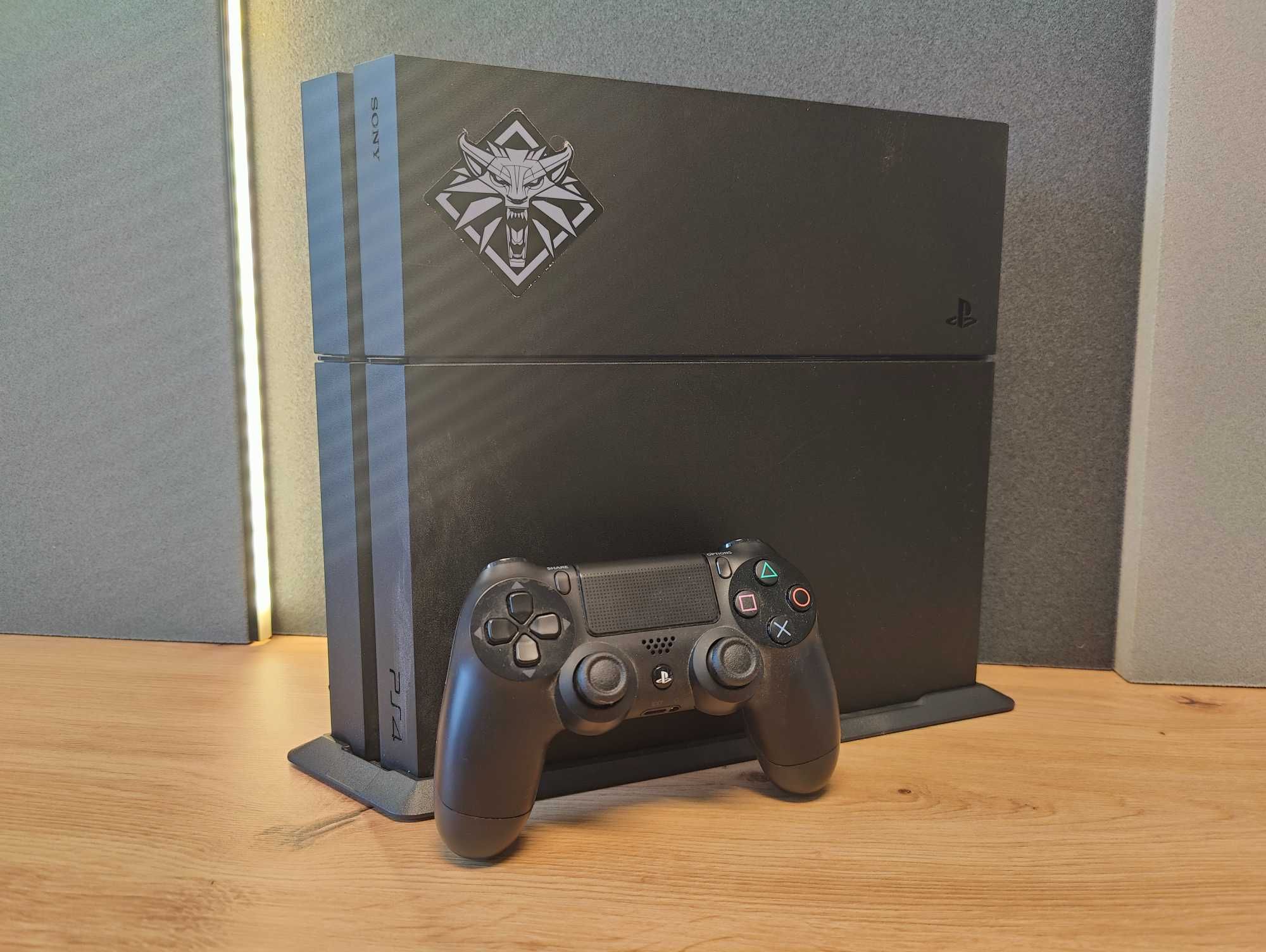 Konsola PS4 1TB PAD 8 gier WIEDZMIN Assassin's Creed NFS Uncharted
