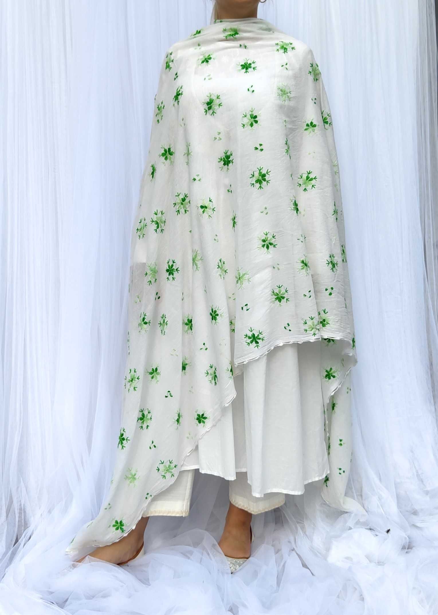 Duża chusta szal dupatta haftowana biała bawełna orient hidżab hijab
