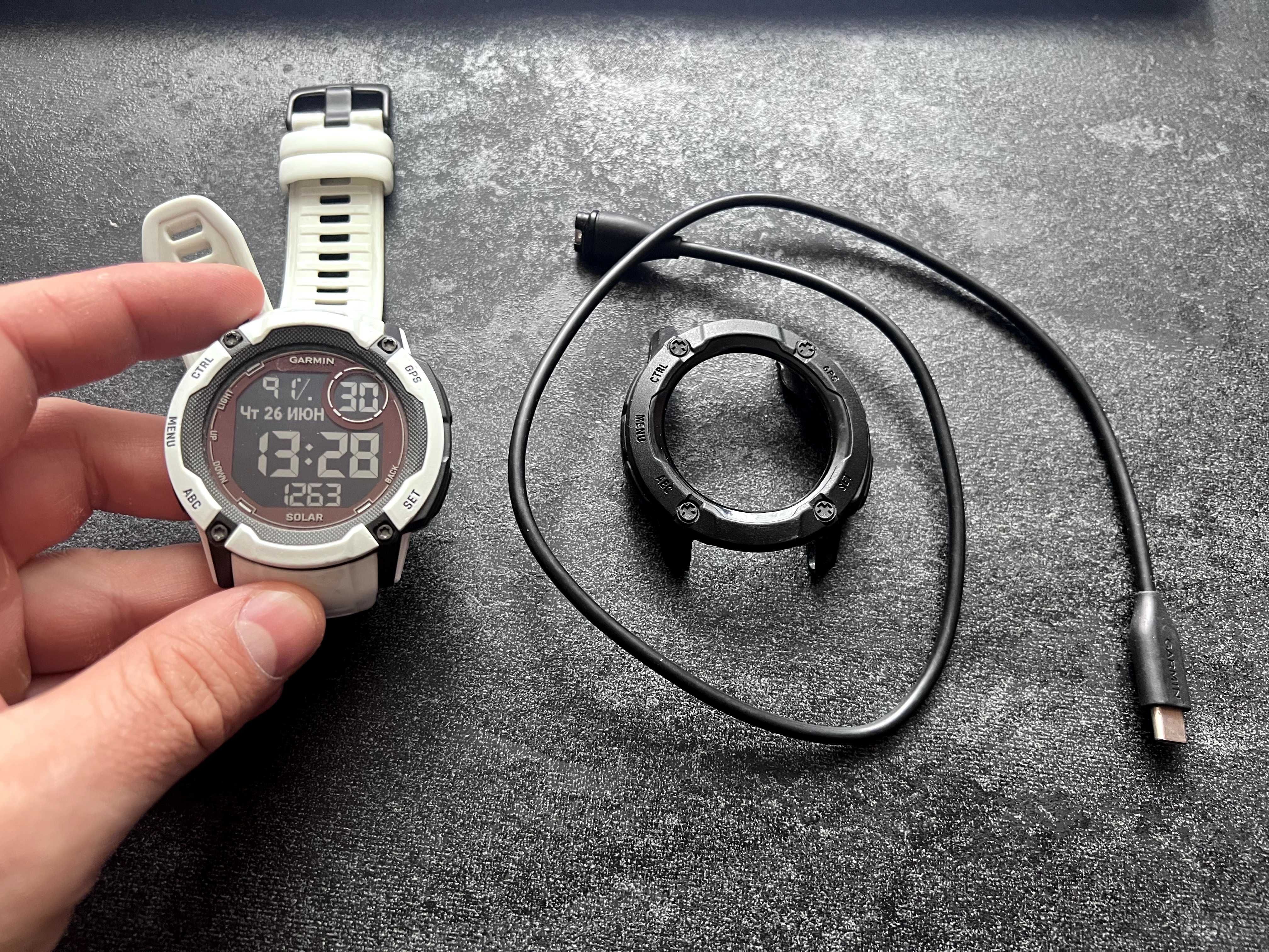 Garmin Instinct 2X Solar Whitestone б/у.