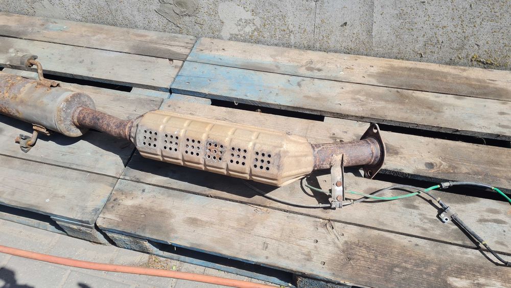 Oryginalny Katalizator L813 Mazda 6 2.3 Benzyna 166KM GG GY 1.8 2.0