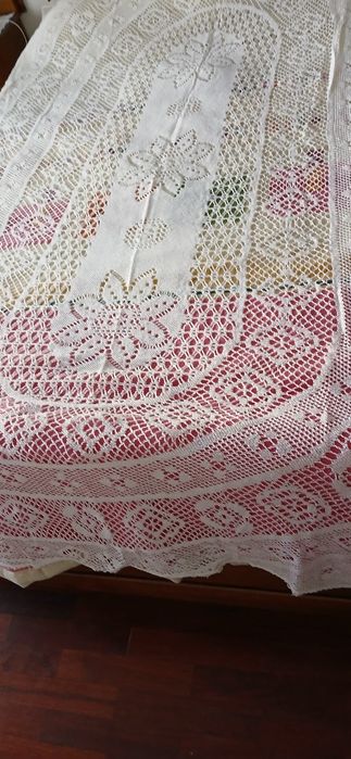 Colcha branca antiga