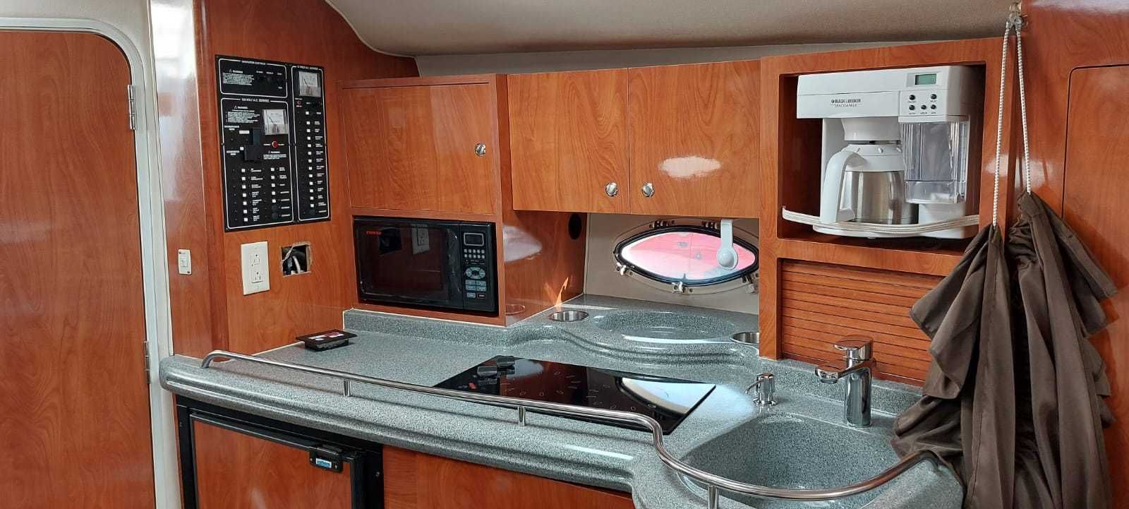 Łódź jacht Larson 330 Cabrio 2006r 2 x 5.7 penta