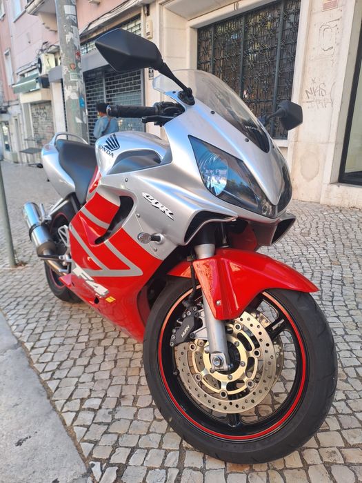 Honda CBR 600 F4i 2002 33k kms