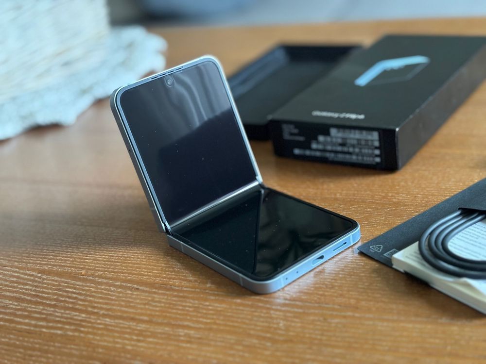 Samsung Galaxy Z Flip6