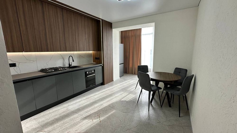 Продаж 1 км квартири в спальному районі міста