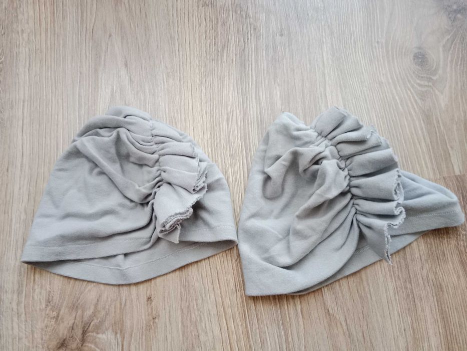 2 czapki dla dziewczynek bliźniaczki rozm 110 cm