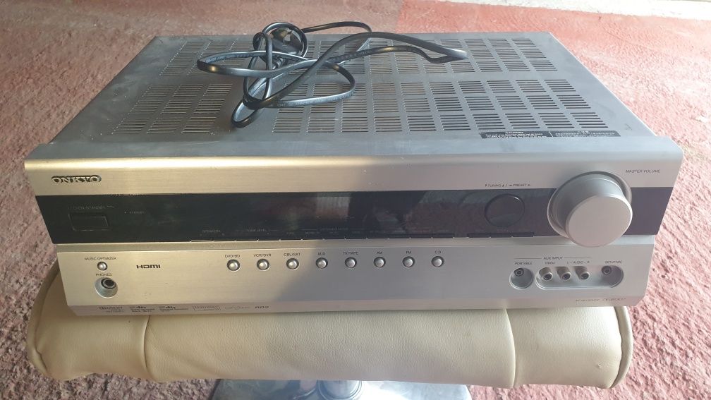 Tx-sr307 onkyo yamaha denon bose amplituner