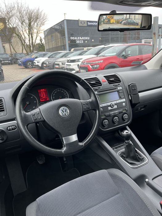 VW Golf 5 tempomat bogate wyposazenie klimatyzacja ,sprawny
