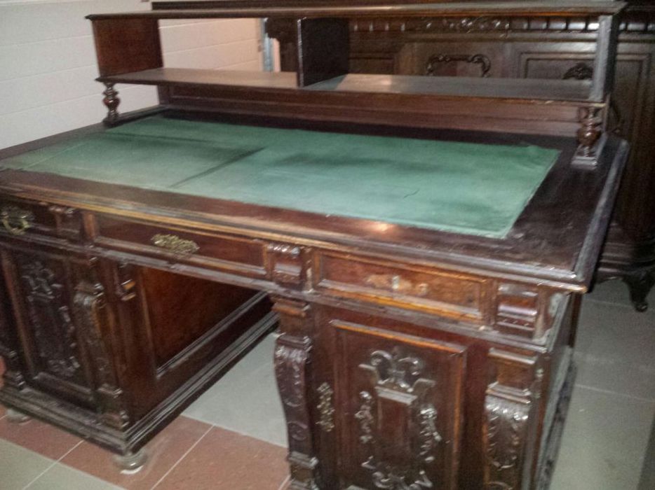 Biurko stare rzeźbione