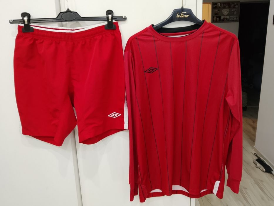 Zestaw sportowy Umbro 158/164 spodenki i bluzka