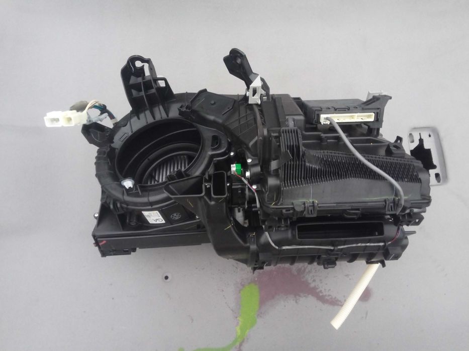 TOYOTA AURIS I 06-12 nagrzewnica klimatronik komplet europa