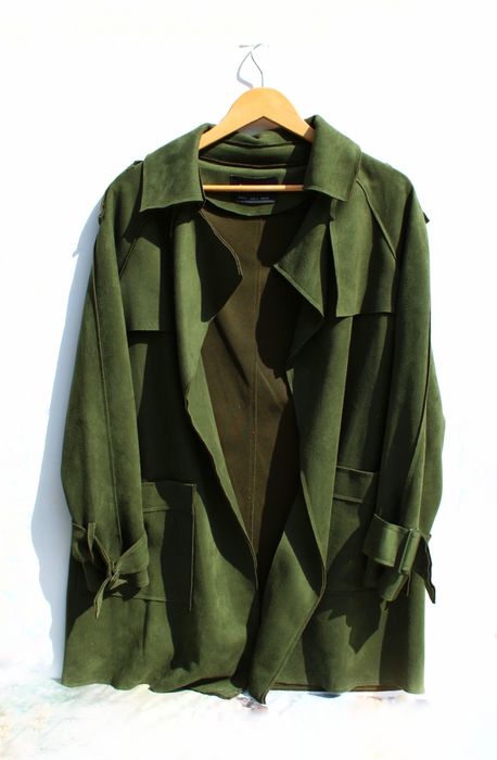 Płaszcz trencz zamszowy Stradivarius S