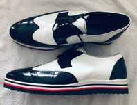 Sapatos Mikels , estão como novos , apenas usados 2 vezes