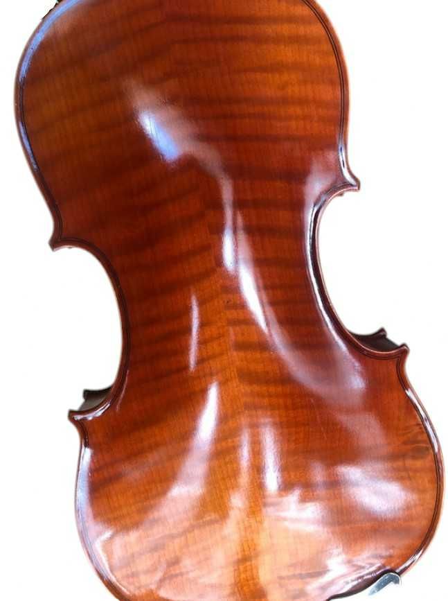 Violino LUTHIER (caixa, cordas extra, almofada, resina)