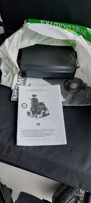Wozek inwalidzki z napędem elektrycznym typ squod