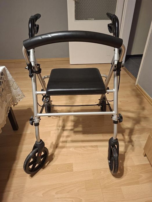 Chodzik dla dorosłych.