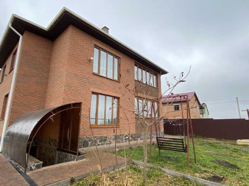 Продаж будинку у Грузевиці.