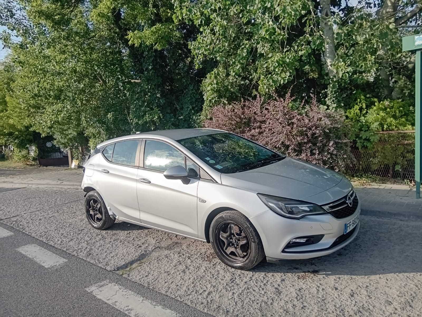 Opel Astra 1.6D 2019 r. Automat