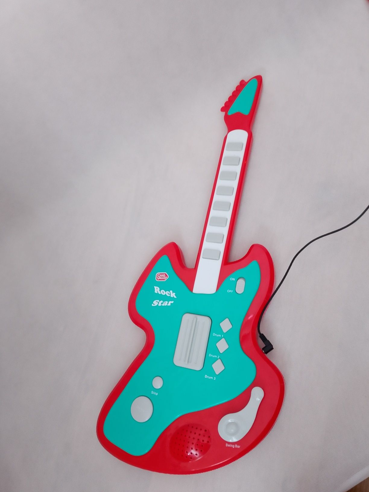 Gitara, wzmacniacz i mikrofon ze statywem Chad Valley