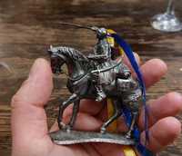 на подарок! крутая статуэтка КОЗАК на коне сплав олова фигура УКРАИНА