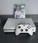 Xbox One S 1TB + pad + FIFA 18