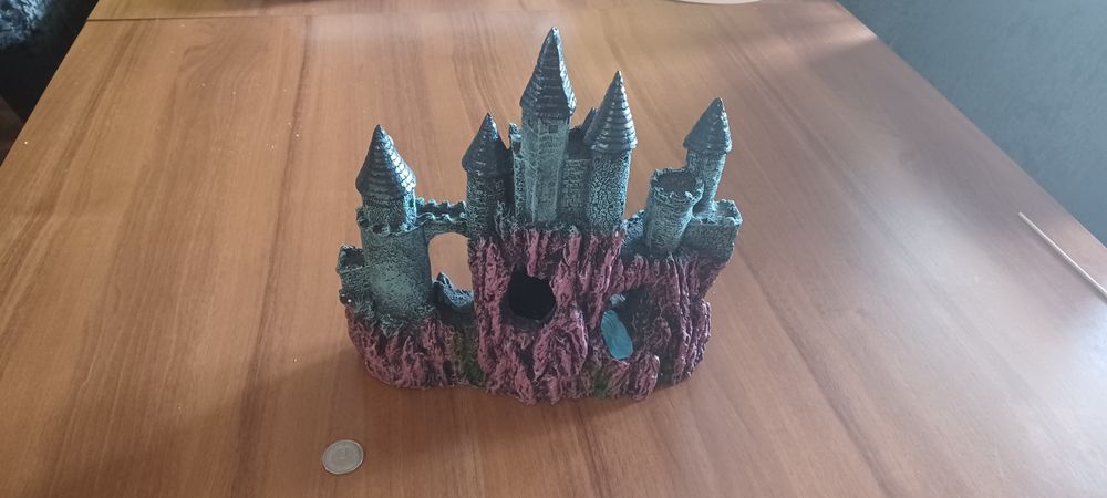Duży zamek do akwarium 25cm